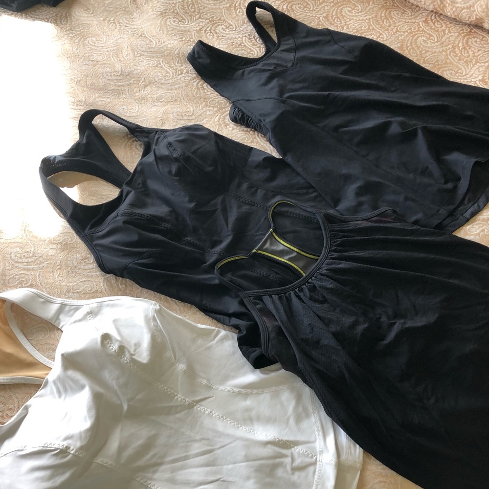 Lululemon Lot of 4 Tanks size 6